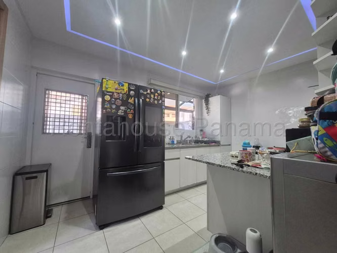 Venta De Casa En Brisas Del Golf KC