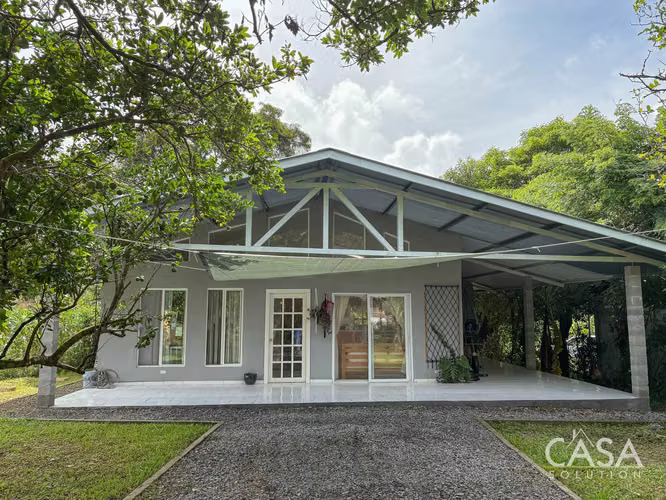 Bonita Casa Estilo Boho en venta en Dos Rios, Cerca de Boquete y David