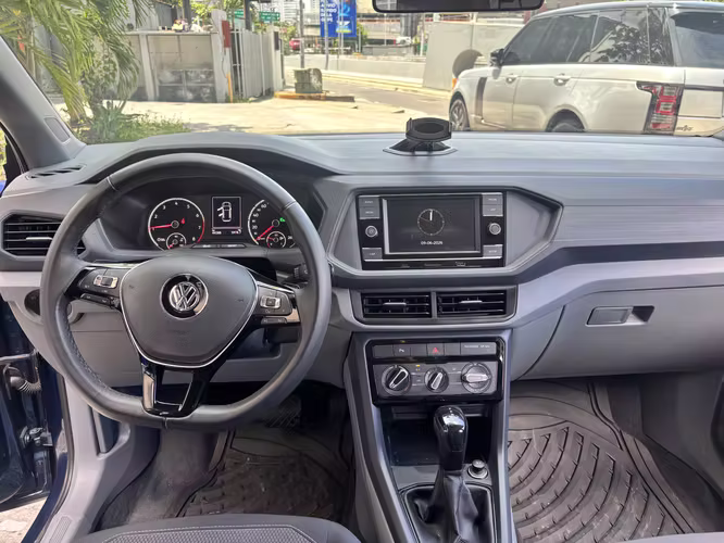 VOLKSWAGEN T CROSS