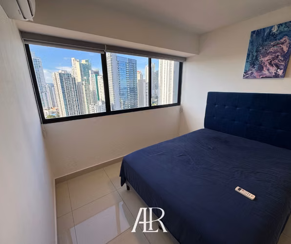 Alquilo apartamento con Línea Blanca en Bella Vista-piso alto
