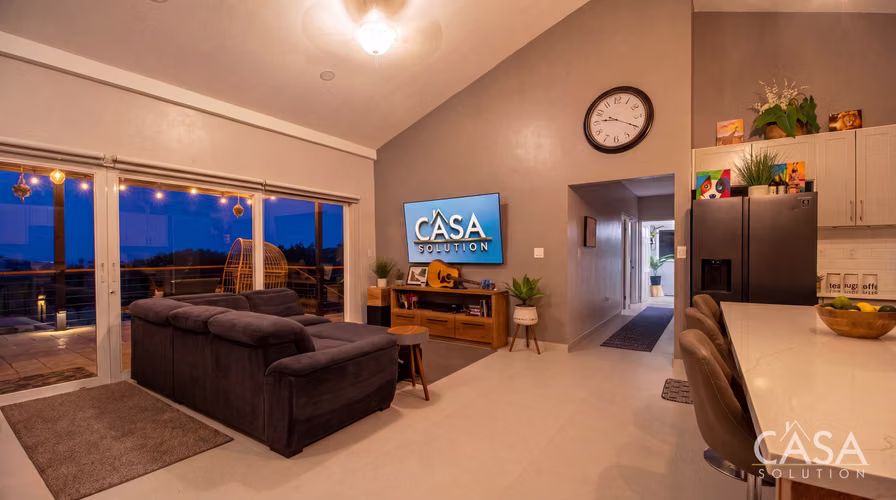 Propiedad de 3 Acres Frente al Río con Casa Principal + Casita en Venta en Macano de Cochea