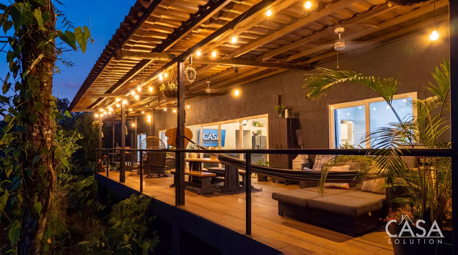 Propiedad de 3 Acres Frente al Río con Casa Principal + Casita en Venta en Macano de Cochea