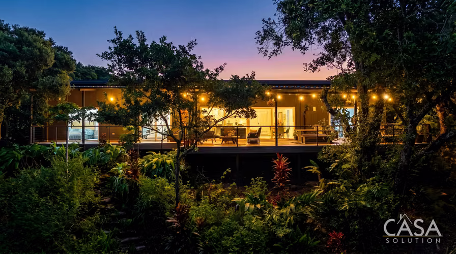 Propiedad de 3 Acres Frente al Río con Casa Principal + Casita en Venta en Macano de Cochea