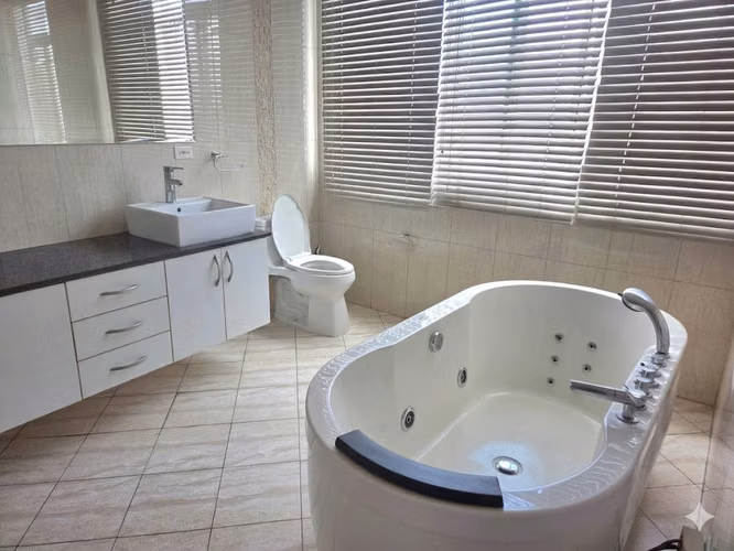 VENDO LINDO APARTAMENTO DE 3 RECAMARAS y 219.91mt EN HATO PINTADO