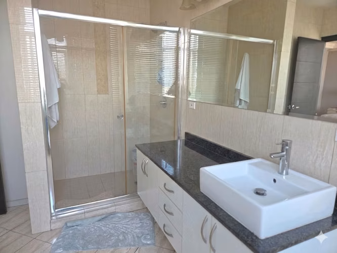 VENDO LINDO APARTAMENTO DE 3 RECAMARAS y 219.91mt EN HATO PINTADO