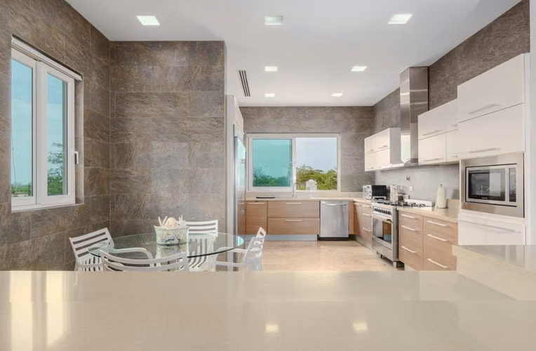 Punta Barco – Vista al Mar – 308mts2 – 595,000