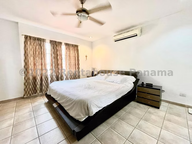 Venta De Casa En Altos De Panama KC