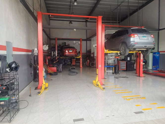 VENDO NEGOCIO DE TALLER OPERATIVO DE MECANICA CON EXCELENTE UBICACION