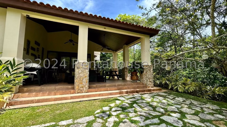 Venta De Casa En Penonomé KC