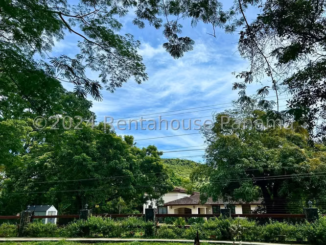 Venta De Casa En Penonomé KC