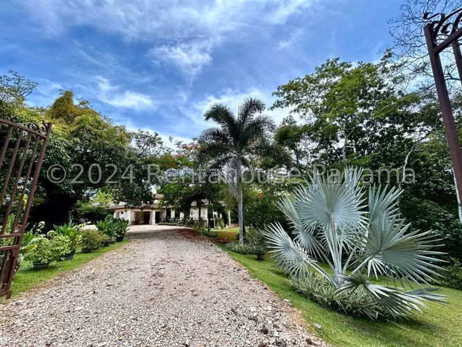 Venta De Casa En Penonomé KC