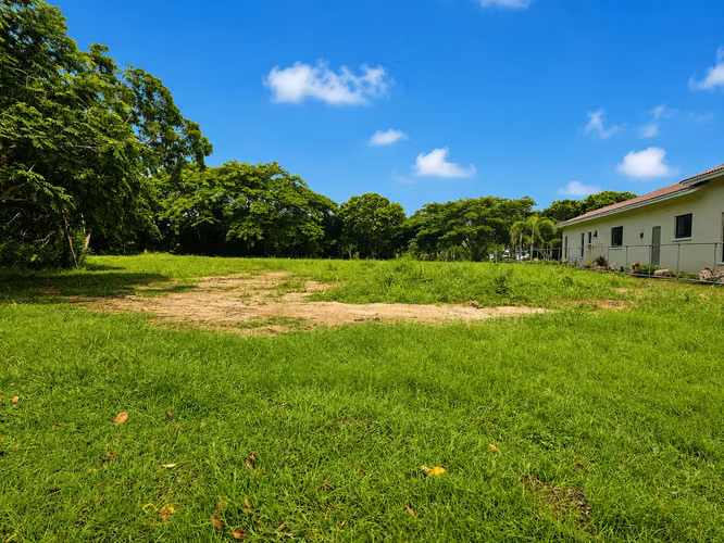 Venta de Terreno en Buenaventura, Fairways, 2,085m²