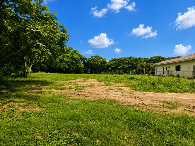 Venta de Terreno en Buenaventura, Fairways, 2,085m²