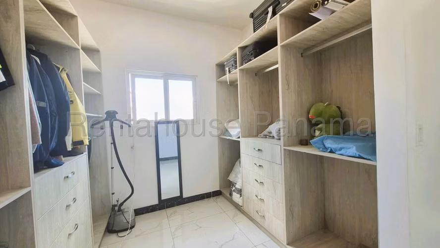 Venta De Casa En Altos De Panama KC