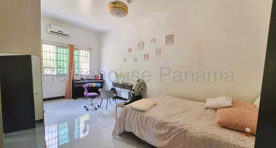 Venta De Casa En Altos De Panama KC