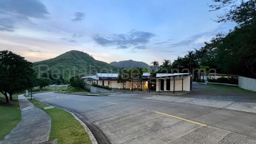 Venta De Casa En Altos De Panama KC