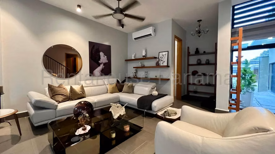 Venta De Casa En Altos De Panama KC