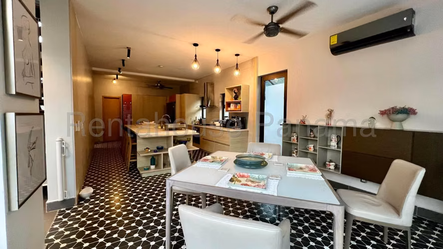 Venta De Casa En Altos De Panama KC