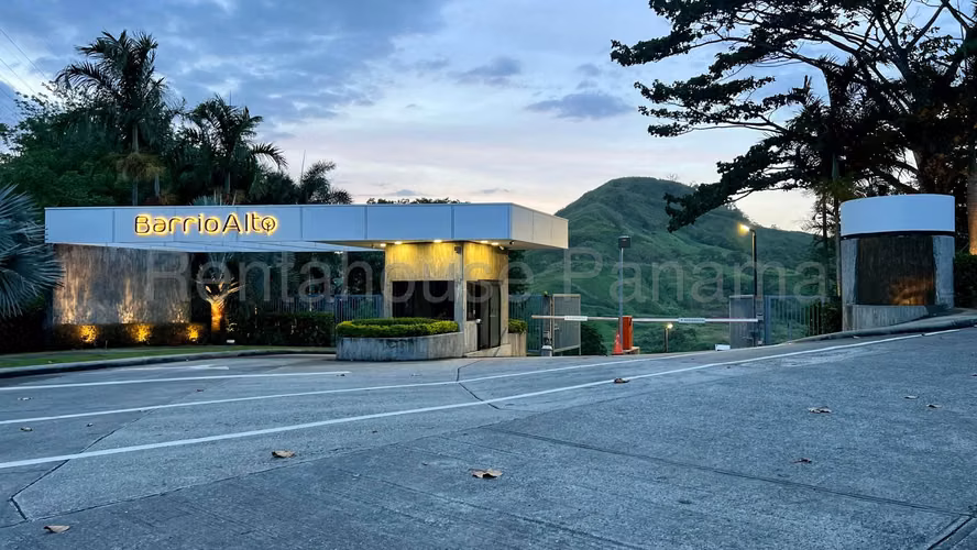 Venta De Casa En Altos De Panama KC
