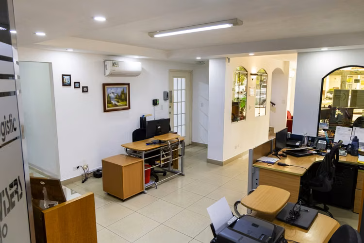  Se Vende Edificio de Uso Comercial en El Carmen
