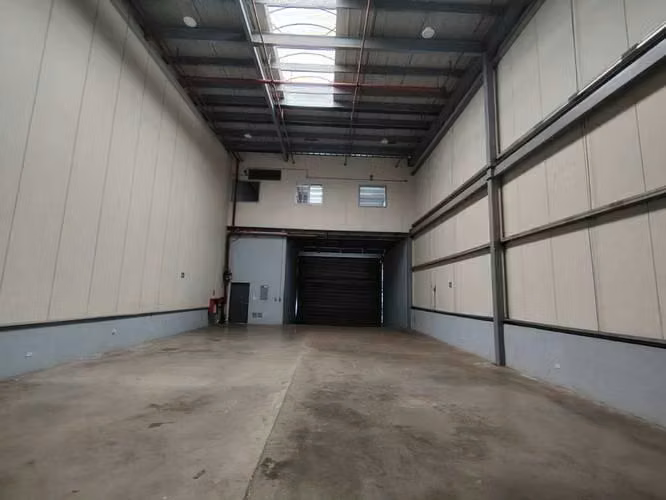 Alquiler de Ofibodega con Electricidad Trifasica