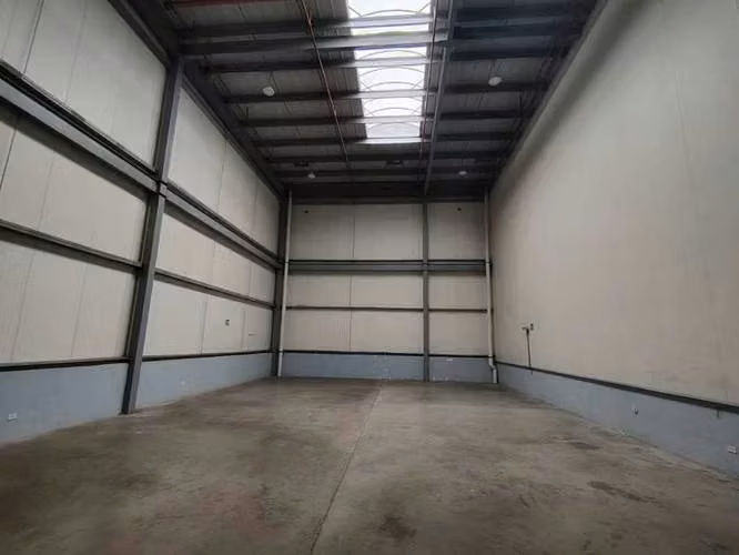 Alquiler de Ofibodega con Electricidad Trifasica