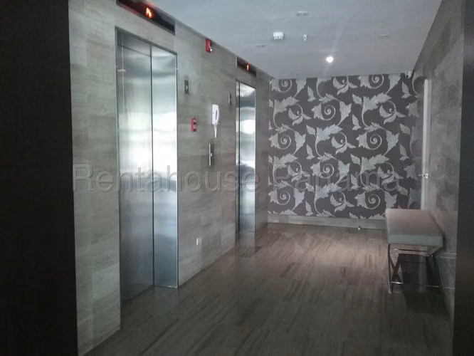 Se Vende Apartamento en El Cangrejo YDU