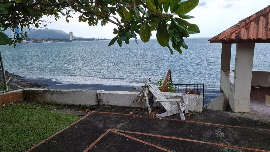 VENDO 2 TERRENOS EN LA PLAYA DE NUEVA GORGONA