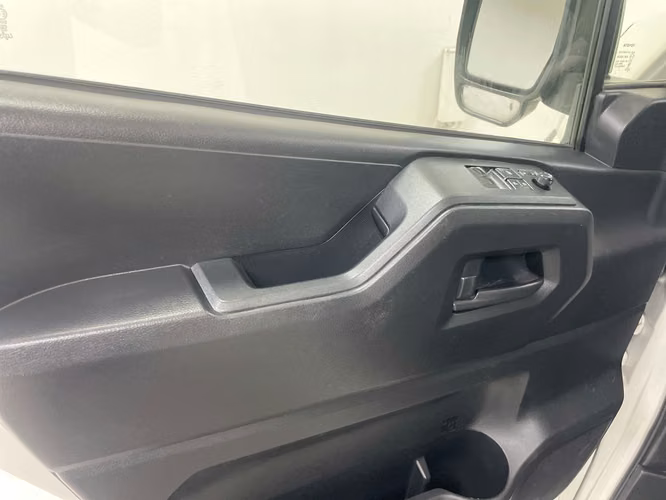 TOYOTA HIACE - 2024 - HH - Automarket - Imagen 4