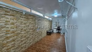 Alquiler de Casa con 453m2 en Vista Alegre PH Quintas de Nuevo Arraijan 26-8782SR