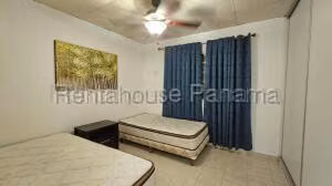 Alquiler de Casa con 453m2 en Vista Alegre PH Quintas de Nuevo Arraijan 26-8782SR