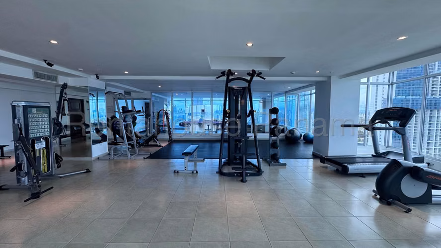Venta de Apartamento con 100m2 en Avenida Balboa PH Grandbay Tower 26-8282SR
