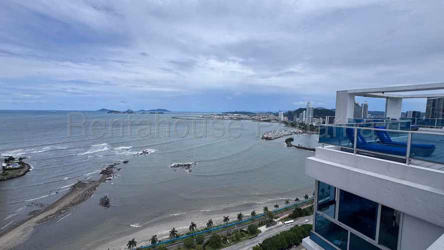Venta de Apartamento con 100m2 en Avenida Balboa PH Grandbay Tower 26-8282SR