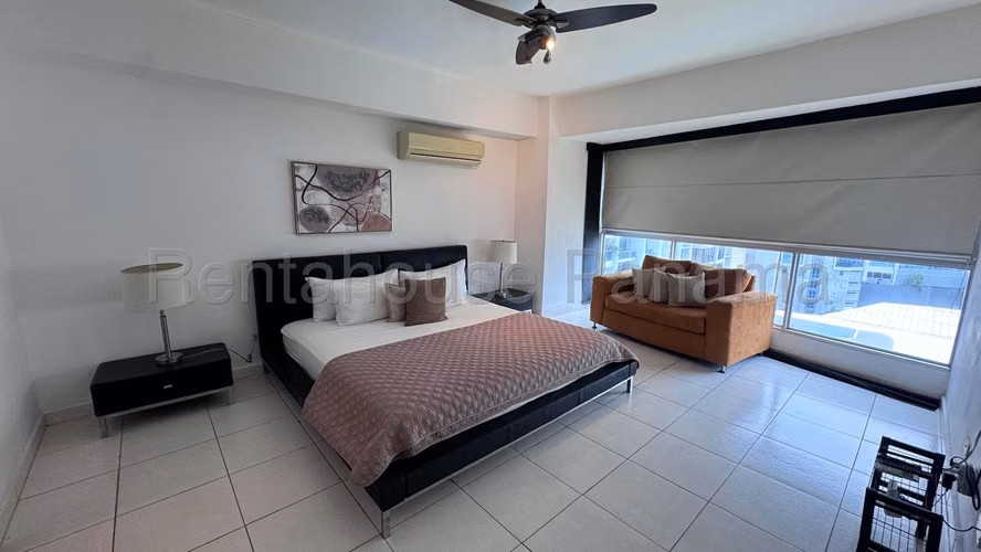Venta de Apartamento con 100m2 en Avenida Balboa PH Grandbay Tower 26-8282SR