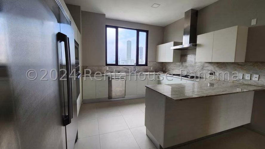 Venta de Apartamento con 244m2 en Santa Maria PH Santa Maria Court 25-343SR
