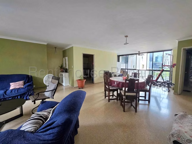 Apartamento en Venta en Marbella MPM 26-7052