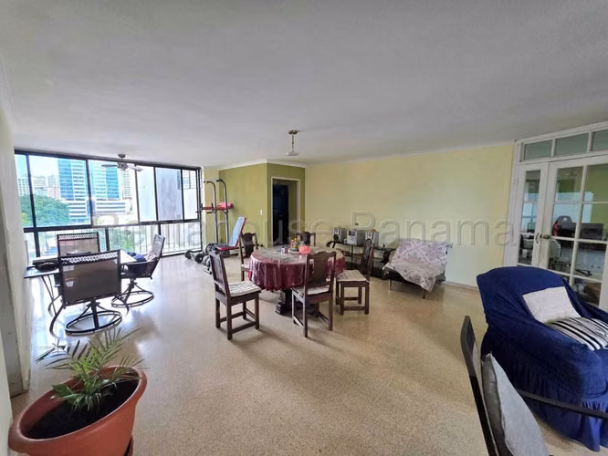 Apartamento en Venta en Marbella MPM 26-7052