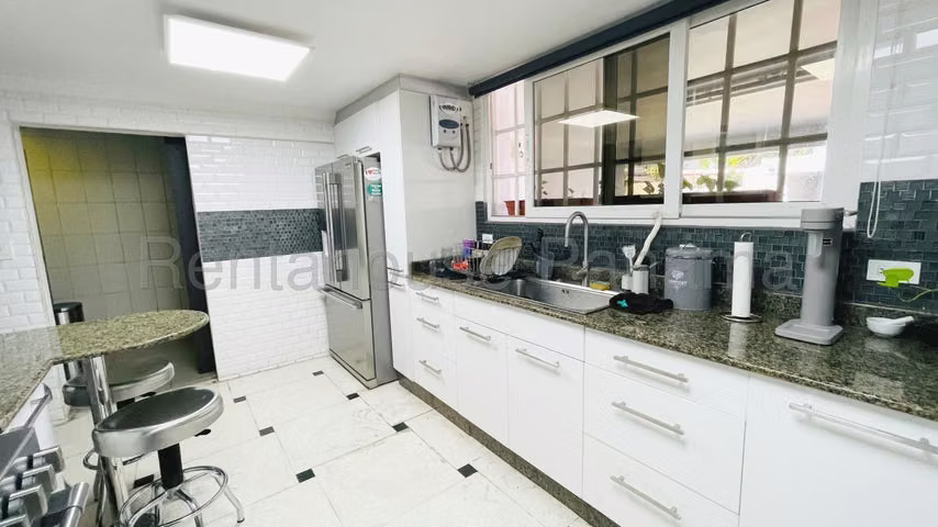Vendo casa en Altos del Golf LF26-2885 Solo Cliente Directo