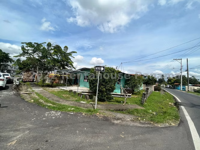 Terreno en Venta en Versalles RJ