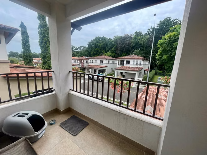 HERMOSA y ACOGEDORA CASA EN PH PALMIA - PANAMÁ PACIFICO