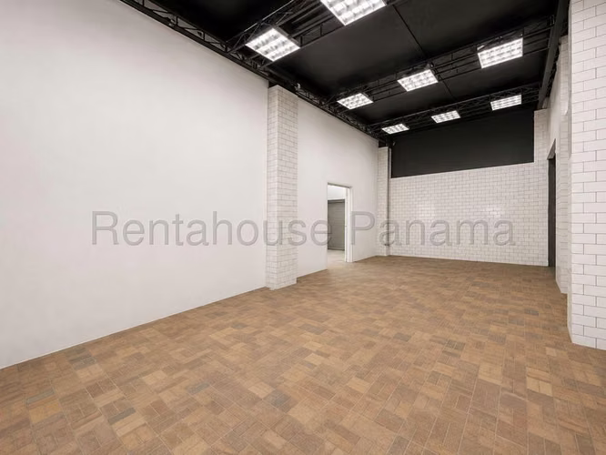 Local Comercial en Alquiler en Santa Ana JG