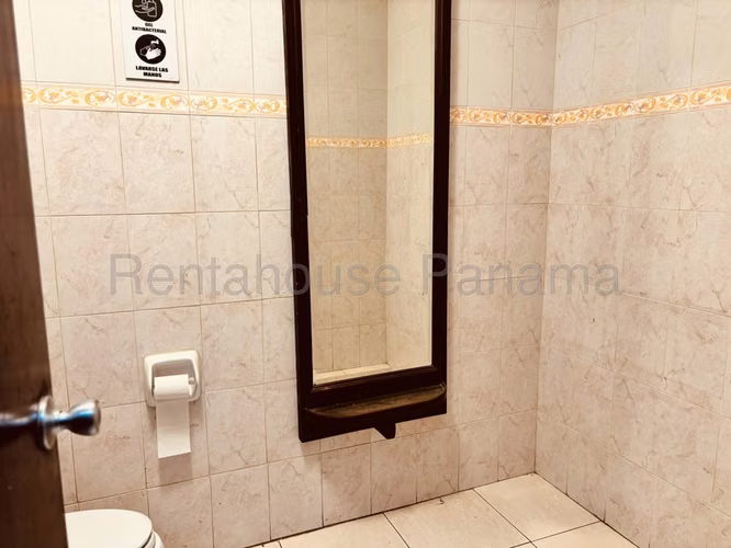 Oficina Comercial en Alquiler en La Cresta JG