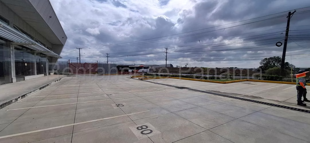 Local Comercial en Alquiler en Las Mañanitas JG