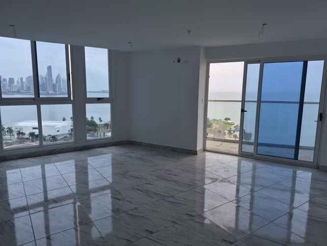 APARTAMENTO NUEVO FRENTE AL MAR