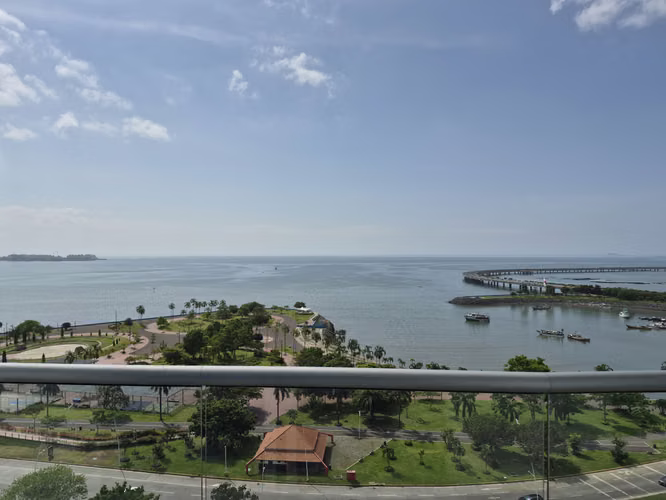 APARTAMENTO NUEVO FRENTE AL MAR