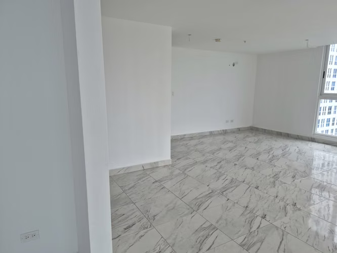 APARTAMENTO NUEVO FRENTE AL MAR
