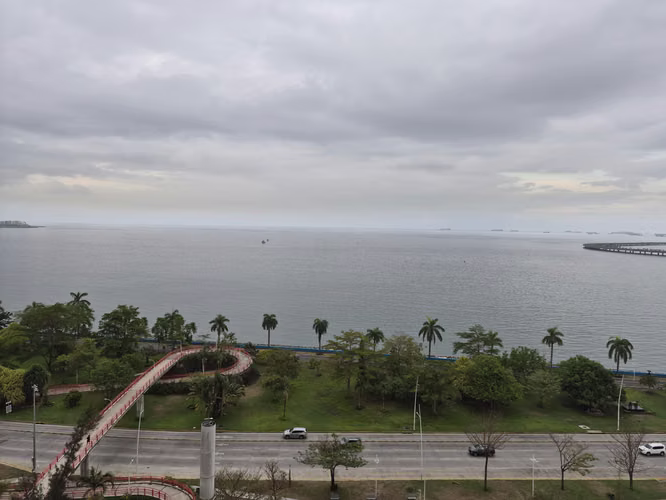 APARTAMENTO EN VENTA FRENTE AL MAR