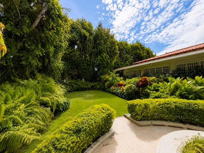Exclusiva Residencia en Altos del Golf | Piscina, Jardines y 2,513 m²