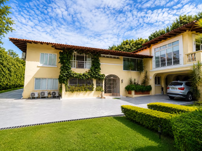 Exclusiva Residencia en Altos del Golf | Piscina, Jardines y 2,513 m²