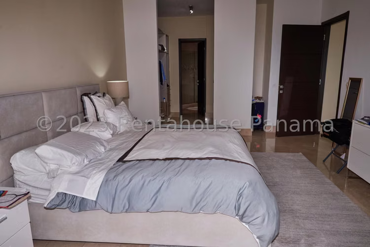 Se Vende Apartamento en Punta Pacifica LA26-8794